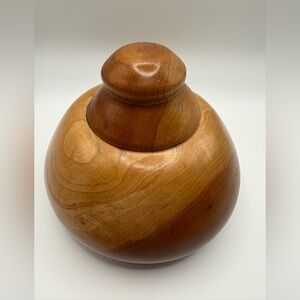 Beautiful Hand Turned Wooden Urn W/Lis by Gary Ward(Stamped) Keepsake